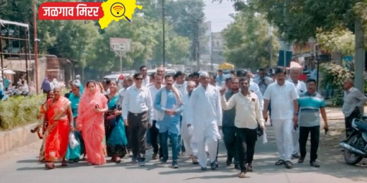 नागरिकांचा मोर्चा अमळनेर नगरपालिकेवर धडकला !