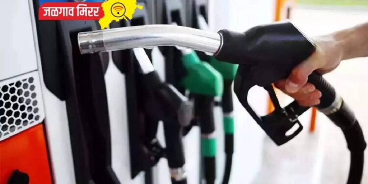 दुचाकी-चारचाकी धारकांना फटका ; पेट्रोल – डीझेल स्वस्त कि महाग !