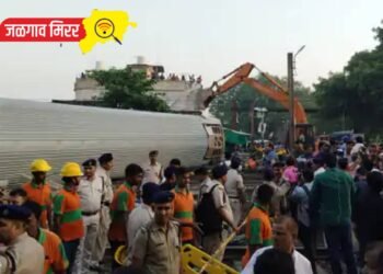 रेल्वेचा भीषण अपघात : २१ बोगी रूळावरून घसरले तर ४ ठार !