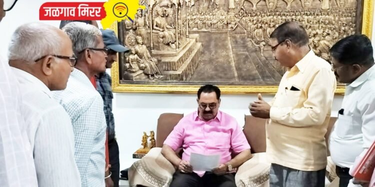 मंत्री अनिल पाटलांना मैत्रेय ठेविदारांकडून निवेदन !