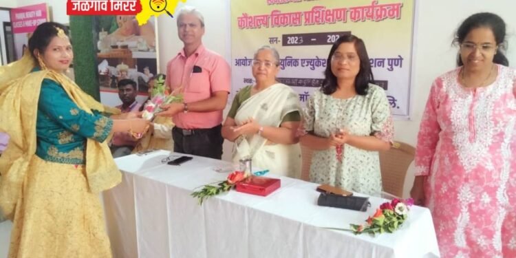 पैसे मिळवण्याबरोबरच त्याचे व्यवस्थापन आणि सुरक्षा महिलांनी शिकावी -वासंती दिघे