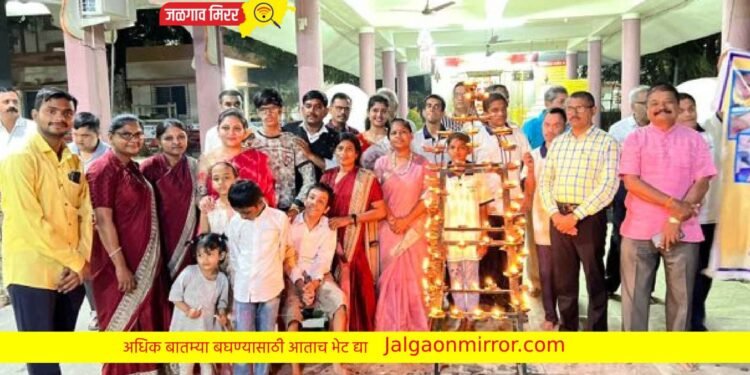 दिव्यांगांच्या हजारो दिव्यांनी उजळले चिमुकले श्रीराम मंदिर !