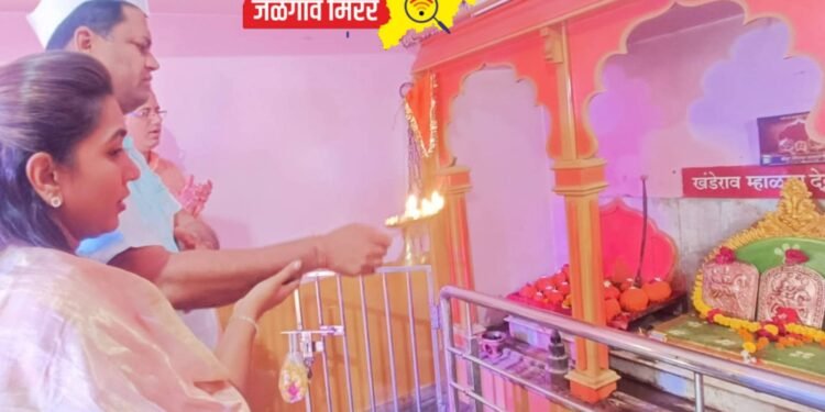 २०० वर्षे पूरातन म्हाळसा देवीची डॉ.पाटील यांच्या हस्ते महाआरती