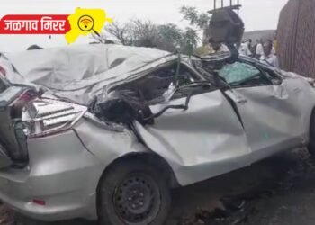 धावत्या कार-कंटेनरचा भीषण अपघात : १ ठार तर ३ जखमी