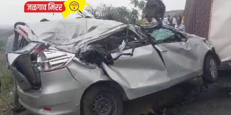 धावत्या कार-कंटेनरचा भीषण अपघात : १ ठार तर ३ जखमी