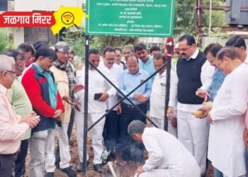जळगावात पाचव्या मजल्यावरून पडताच तरुणाचा दुर्देवी मृत्यू !