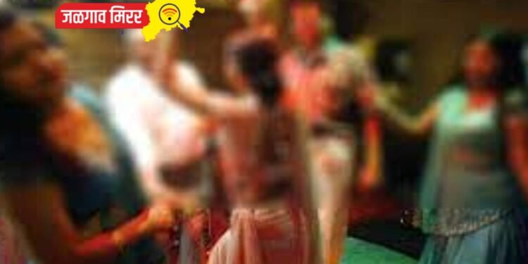 डान्सबारवर पोलिसांची धाड : २३ जणांना घेतले ताब्यात !