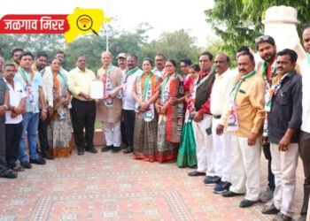 शरद पवार गटाचे दोन खासदार निलंबित : जिल्हाधिकाऱ्यांना निवेदन !