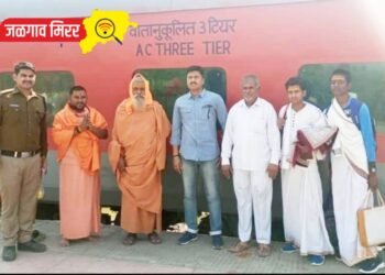 मठाधिपती स्वामी हंसानंद तीर्थ अयोध्येसाठी रवाना