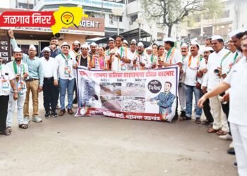 जळगावात राष्ट्रवादीने टाळ ठोकून मनपा प्रशासनाला उठविले !