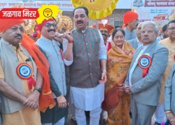 शंखनाद, टाळमृदंग अन्‌‍ ढोलताश्यांच्या गजरात ग्रंथ पूजनाने झाला दिंडीस प्रारंभ