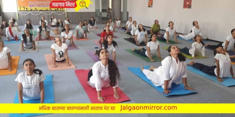 सूर्यनमस्कार दिनानिमित्त सामूहिक सूर्यनमस्कार साधना उत्साहात