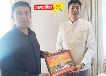 युवा उद्योजक अविनाश पाटील जाधवांनी घेतली स्थानिक पदाधिकाऱ्यांची भेट