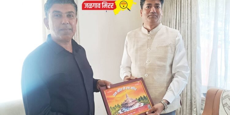 युवा उद्योजक अविनाश पाटील जाधवांनी घेतली स्थानिक पदाधिकाऱ्यांची भेट