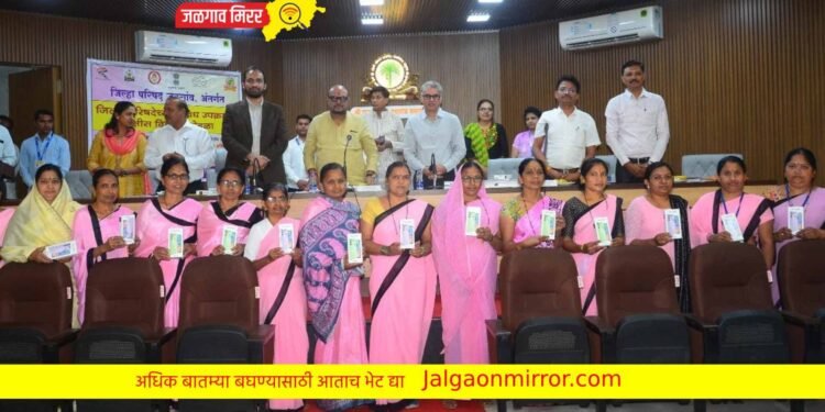 जिल्ह्यातील अंगणवाडीताईंना मिळाले ४ हजार ९६ स्मार्टफोन