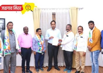 निराधार व कलावंतांचे मानधन द्या !