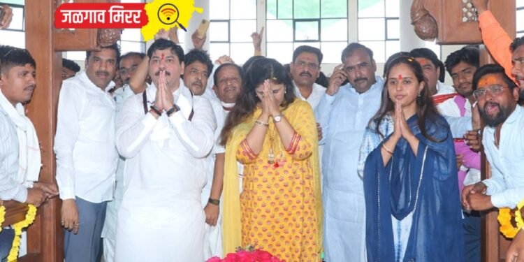 तिन्ही मुंडे बंधू भगिनी आले एकत्र : भाऊ म्हणून मी पाठीशी !