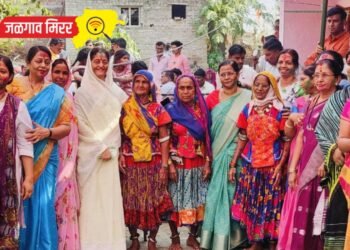 बंजारा समाजासोबत स्मिताताई वाघांनी साजरी केली होळी