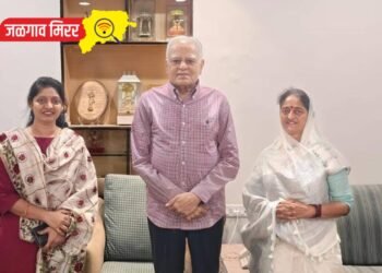 स्मिता वाघांनी घेतली माजी मंत्री सुरेशदादा जैन यांची भेट