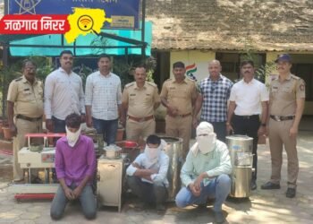 विमा कंपनीकडून पैसे मिळण्यासाठी चोरीचा बनाव !