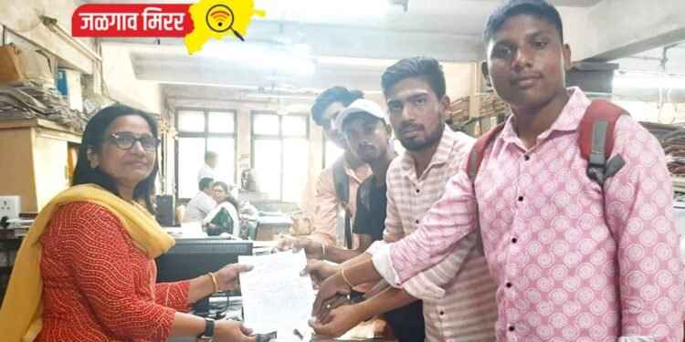 अभाविपची मागणी : रखडलेली बस सेवा तात्काळ पूर्वरत करावी !