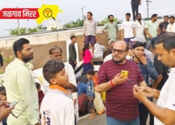 जुन्या जळगावातील बहिणाबाई चौधरींच्या वाड्याला भाजपा उमेदवार स्मिताताई वाघ यांनी दिली भेट