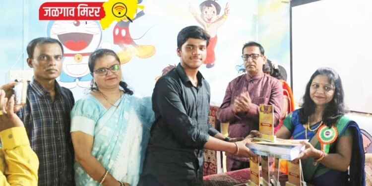 दहावी व बारावी गुणवंत विद्यार्थ्यांच्या सत्कार उत्साहात