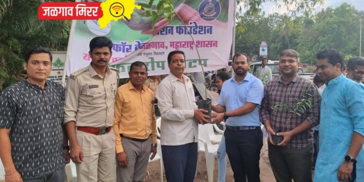 जागतिक पर्यावरण दिनानिमित्त जळगावात रोपे वाटप