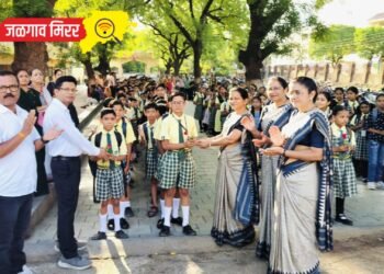 रावसाहेब रूपचंद विद्यालयात प्रवेशोत्सव दिनी विद्यार्थ्यांचे उत्साहात स्वागत