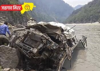भीषण अपघात : टेम्पो ट्रॅव्हल ६६० फुट नदीत कोसळली ; १२ ठार तर १४ जखमी
