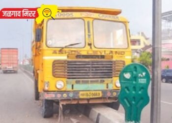 आकाशवाणी चौकात डंपरचे अचानक ब्रेक फेल