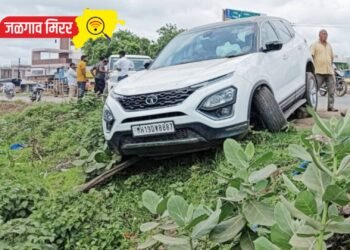 मोठी दुर्घटना टळली : जळगावकडे येणारी चारचाकी घसरली !