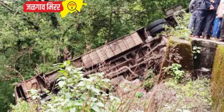 सापुतारा घाटात बस कोसळली दरीत ; दोन मुलांचा मृत्यू