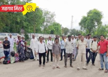 पंढरपूरला विठ्ठल दर्शनाला जाणाऱ्या वारकऱ्यांच्या मदतीला धावली मुक्ताईची लेक