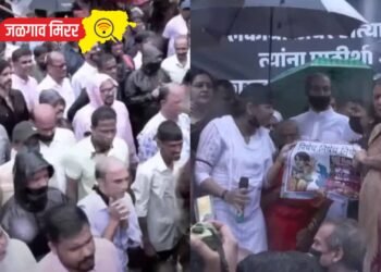 भरपावसात आंदोलन : उद्धव ठाकरेंनी व्यक्त केला संताप