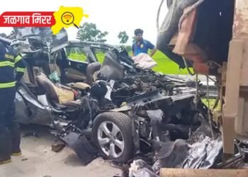 महामार्गावर भीषण अपघात : आई, बहिणीच्या डोळ्यादेखत वडील व मुलगा जागीच ठार