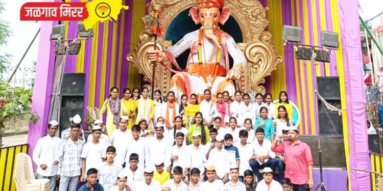 ‘लाडक्या बाप्पा’समोर श्री गणपती अथर्वशीर्षचे पठन