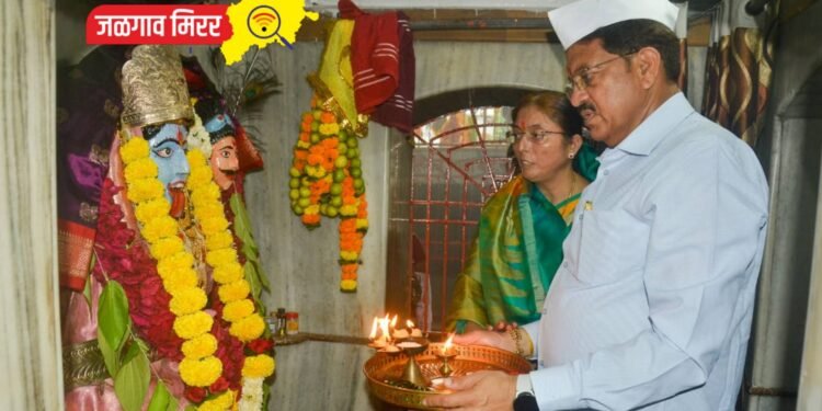 जळगावात कालिका माता मंदिरात आ.भोळेंच्या हस्ते महाआरती !
