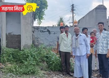 पहूर कसबे गावाच्या प्रवेशद्वारापाशी घाणीचे साम्राज्य !