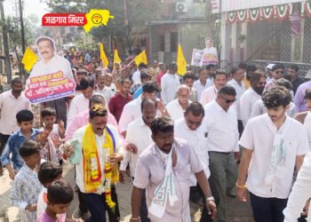 फुलांची उधळण, लाडक्या बहिणींनी स्वागत केले डॉ.अश्विन सोनवणेंना ओवाळले !