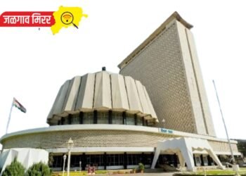 २१ लाडक्या बहिणी पोहचल्या विधानसभेत !