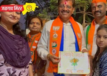 चिमुरडीचे अनोखे प्रेम : “विजयी भव” ग्रीटिंग कार्ड देऊन आ. राजूमामांना शुभेच्छा