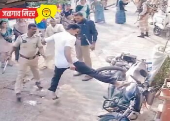 जळगावातील ‘त्या’ जमावाची घरावर दगडफेक, दुचाकींची तोडफोड, महिला जखमी !