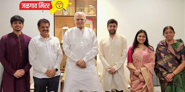 आ.राजूमामा भोळेंनी घेतली सहकुटुंब घेतली माजी मंत्री सुरेशदादांची भेट