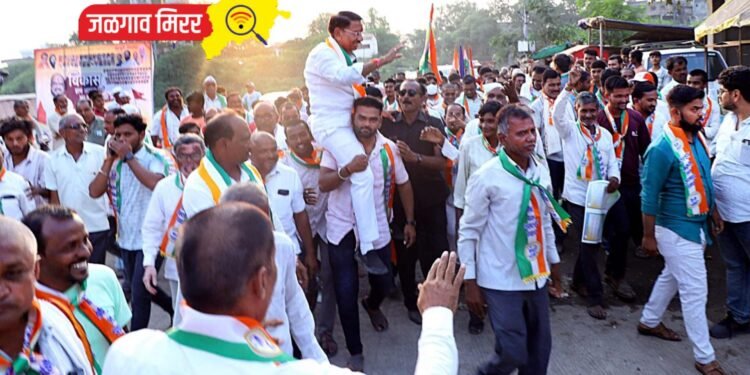 माजी मंत्री गुलाबराव देवकरांच्या प्रचार रॅलीत जल्लोष आणि फक्त जल्लोष…!