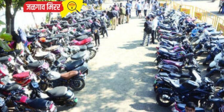 जळगावात शंभर अल्पवयीन वाहन चालकांवर कारवाई