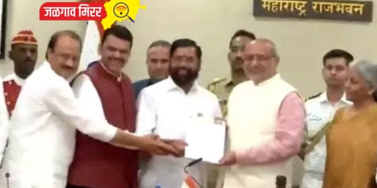 राज्यपालांना भेटून सरकार स्थापनेचा दावा : फडणवीस होणार राज्याचे मुख्यमंत्री !