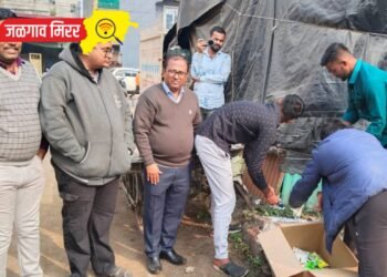 प्रशासनाची धडक कारवाई : जळगावात दुध व दुग्धजन्य अन्नपदार्थाचा मुदतबाहय साठा नष्ट !