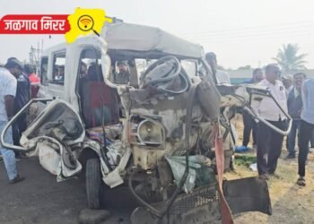 भीषण अपघात : उभ्या बसवर प्रवासी जीप धडकली ; ९ जण जागीच ठार