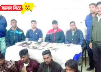 रेल्वेत मोठ्या चोऱ्या करणारी टोळी अटकेत !